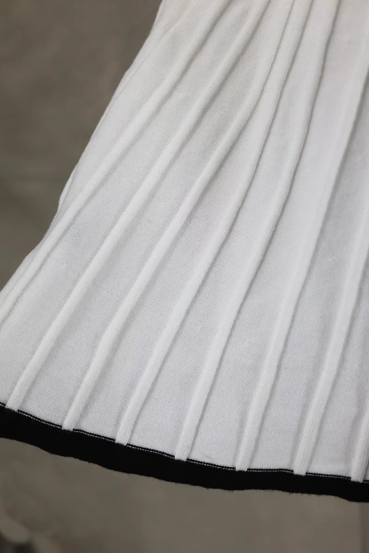 Robe Midi Bicolore Blanc & Noir à Volants 2